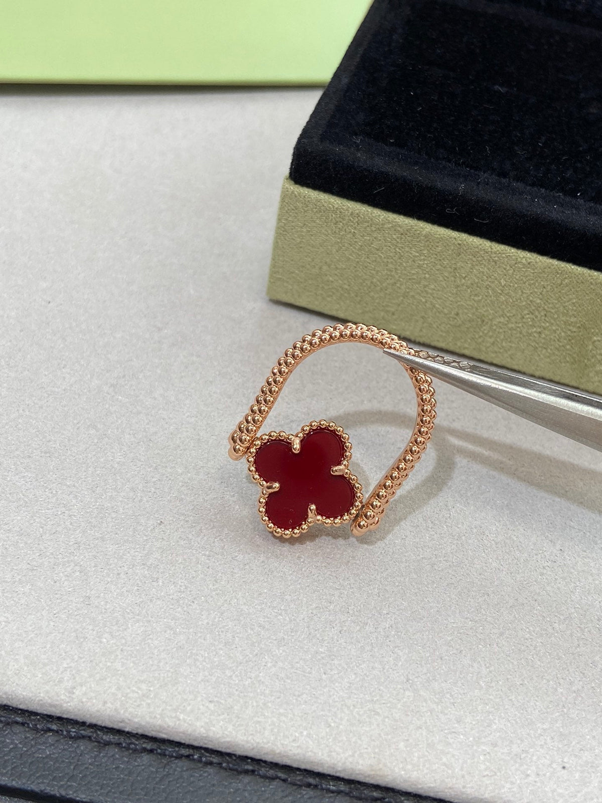 [Elara jewelsry ]CLOVER RIVERSIBLE PINK GOLD RING