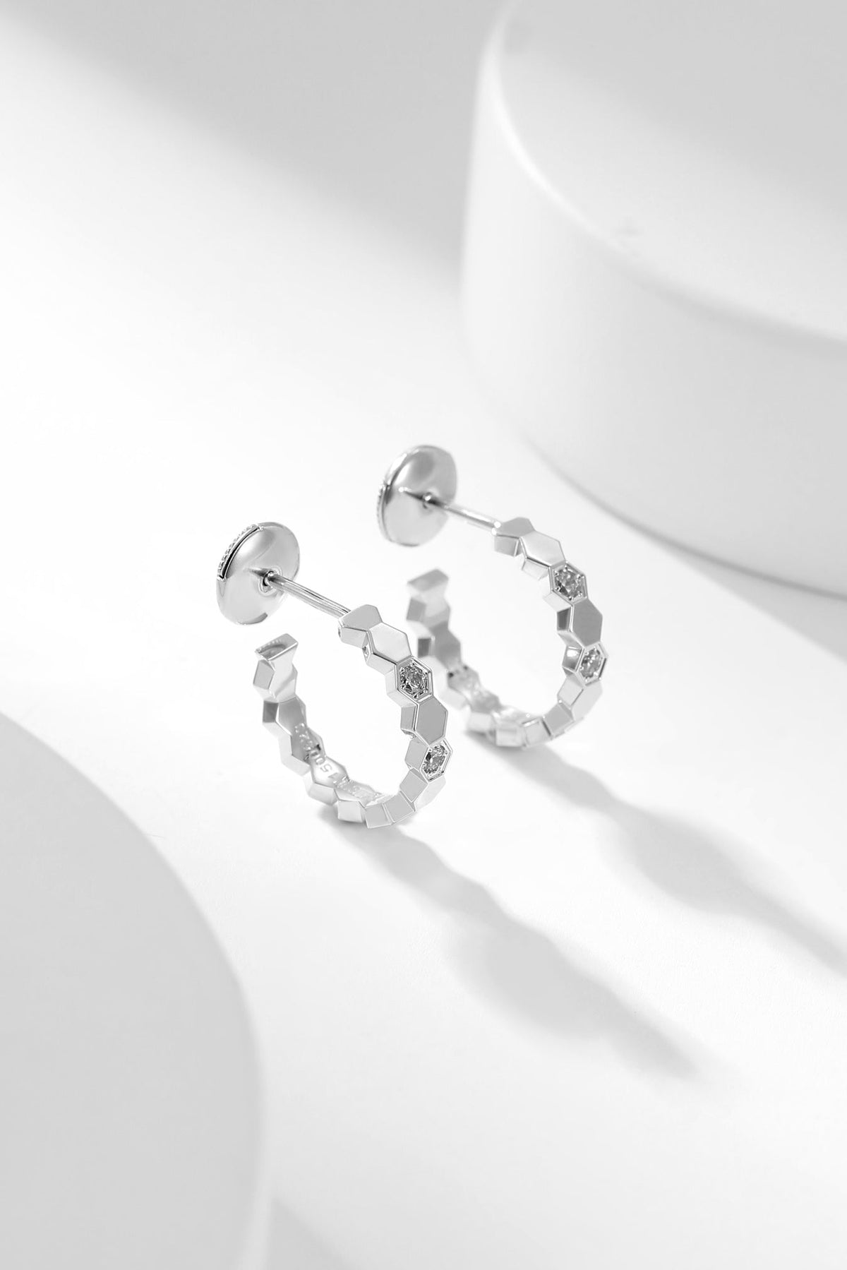 [Elara jewelsry ]BEE LOVE DIAMOND HOOP EARRINGS