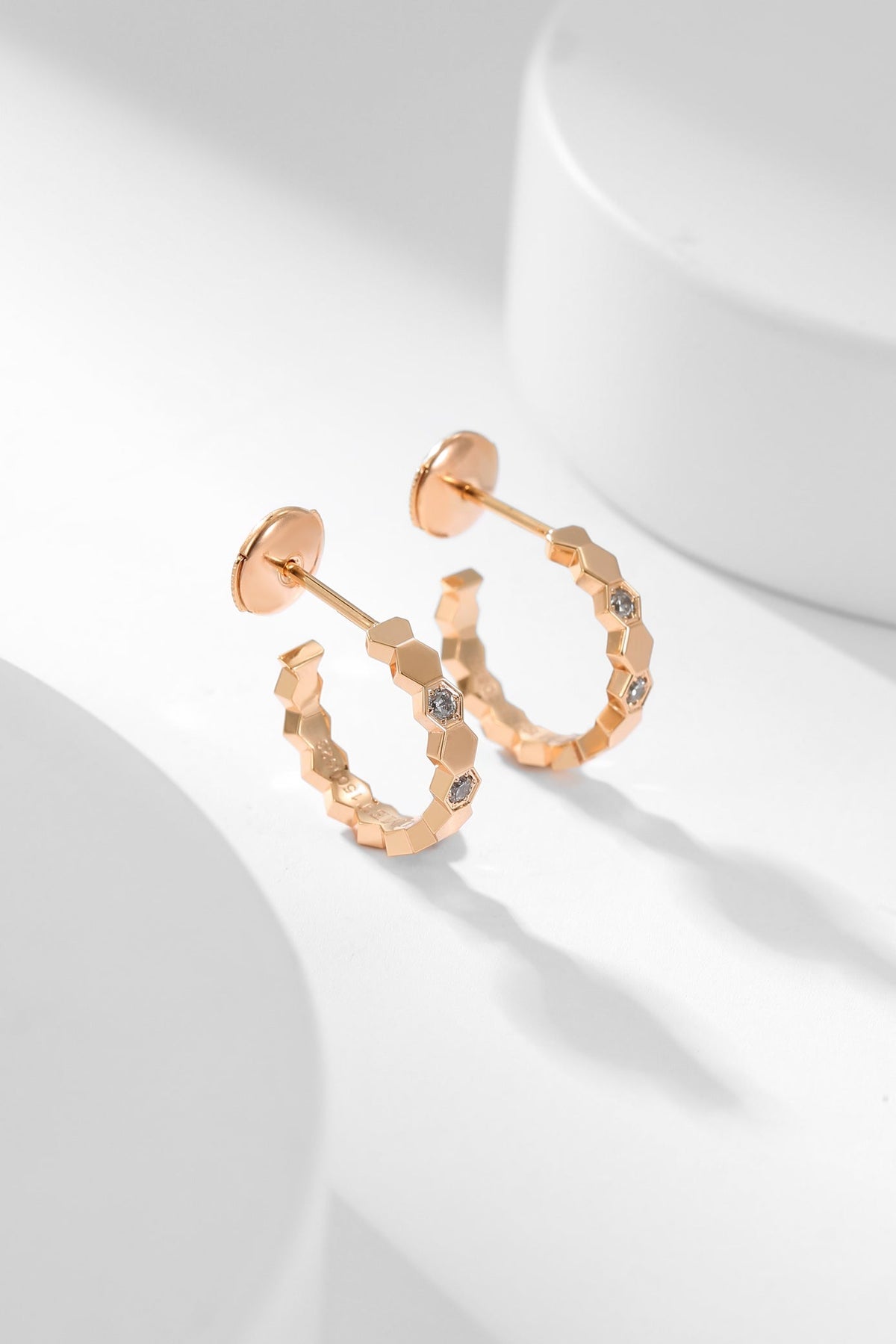 [Elara jewelsry ]BEE LOVE DIAMOND HOOP EARRINGS