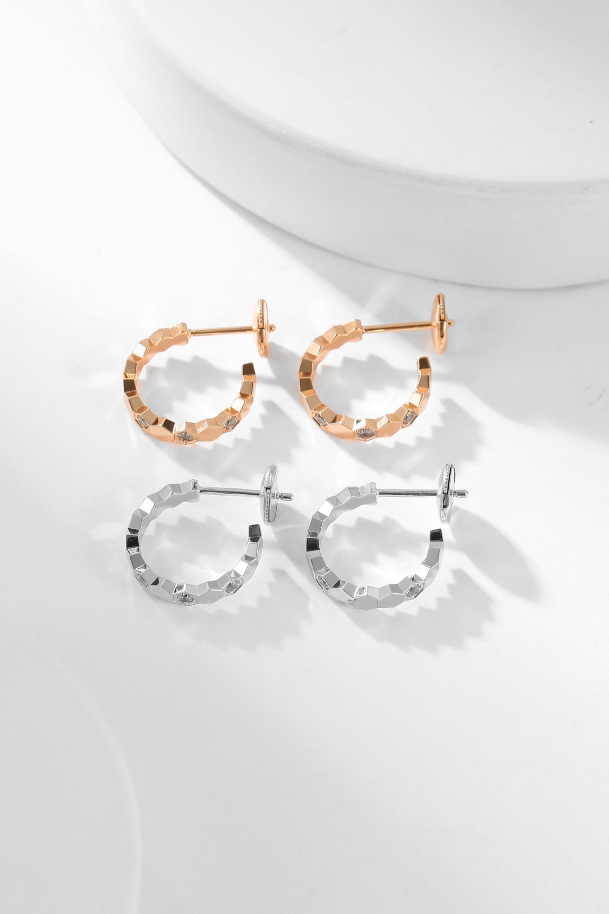 [Elara jewelsry ]BEE LOVE DIAMOND HOOP EARRINGS