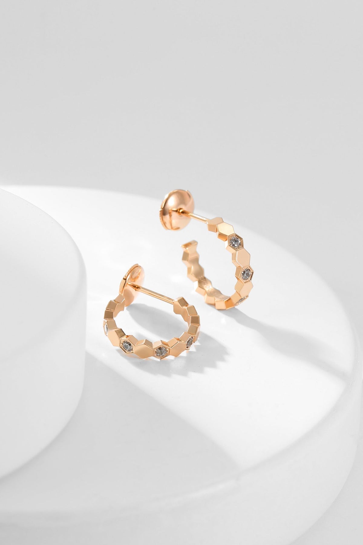 [Elara jewelsry ]BEE LOVE DIAMOND HOOP EARRINGS