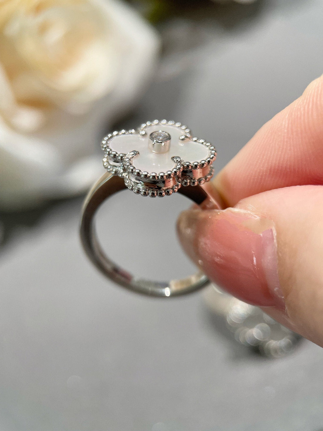 [Elara jewelsry ]CLOVER SILVER MOP DIAMOND RING