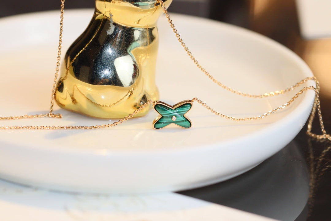 [Elara jewelsry ]JEUX MALACHITE 1 DIAMOND PINK GOLD NECKLACE