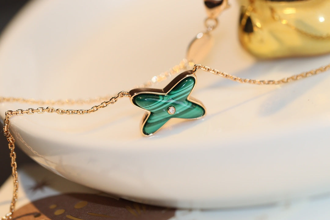 [Elara jewelsry ]JEUX MALACHITE 1 DIAMOND PINK GOLD NECKLACE