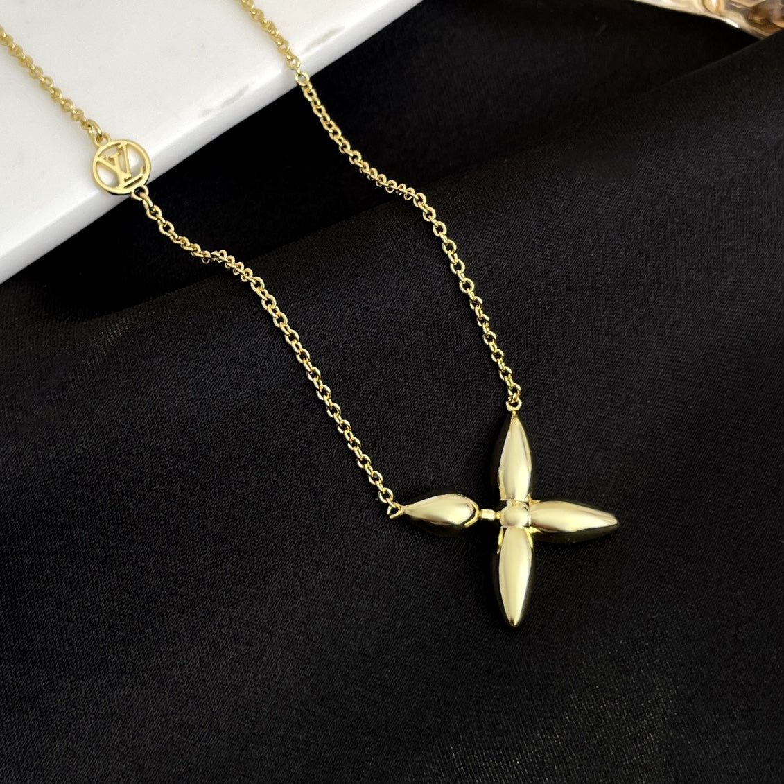 [Elara jewelsry ]LOUISETTE GOLD NECKLACE