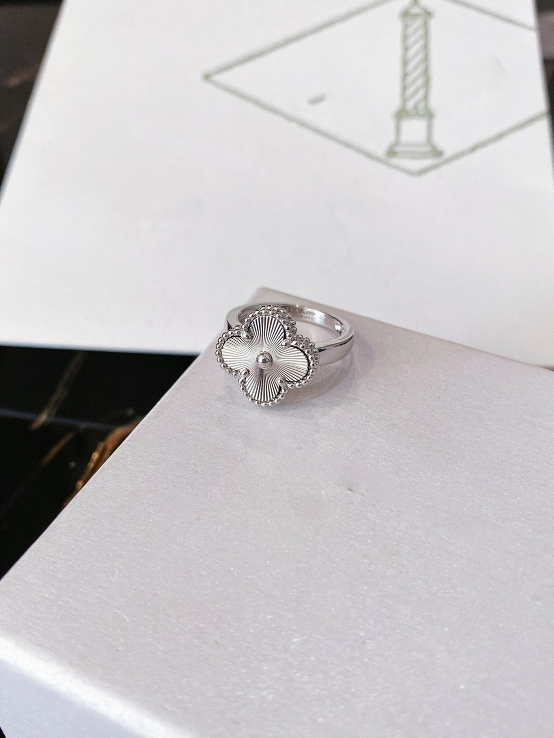 [Elara jewelsry ]CLOVER SILVER RING