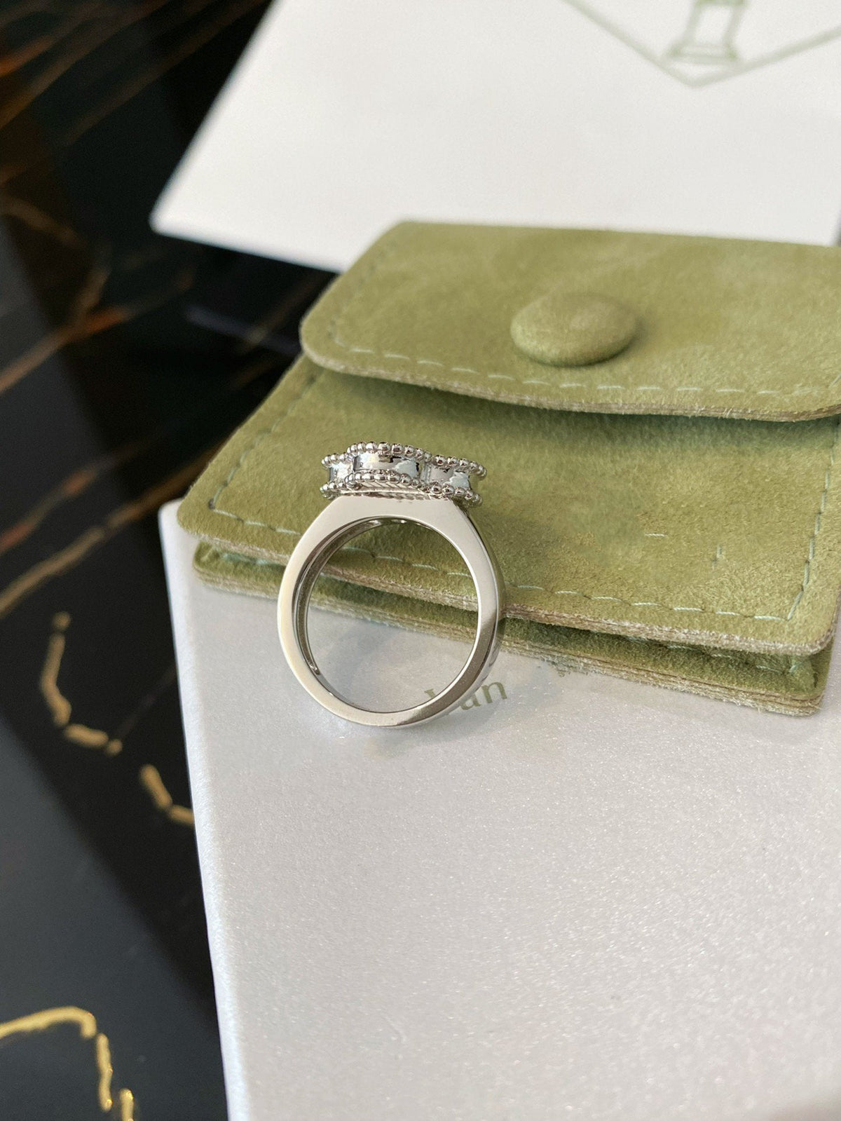 [Elara jewelsry ]CLOVER SILVER RING