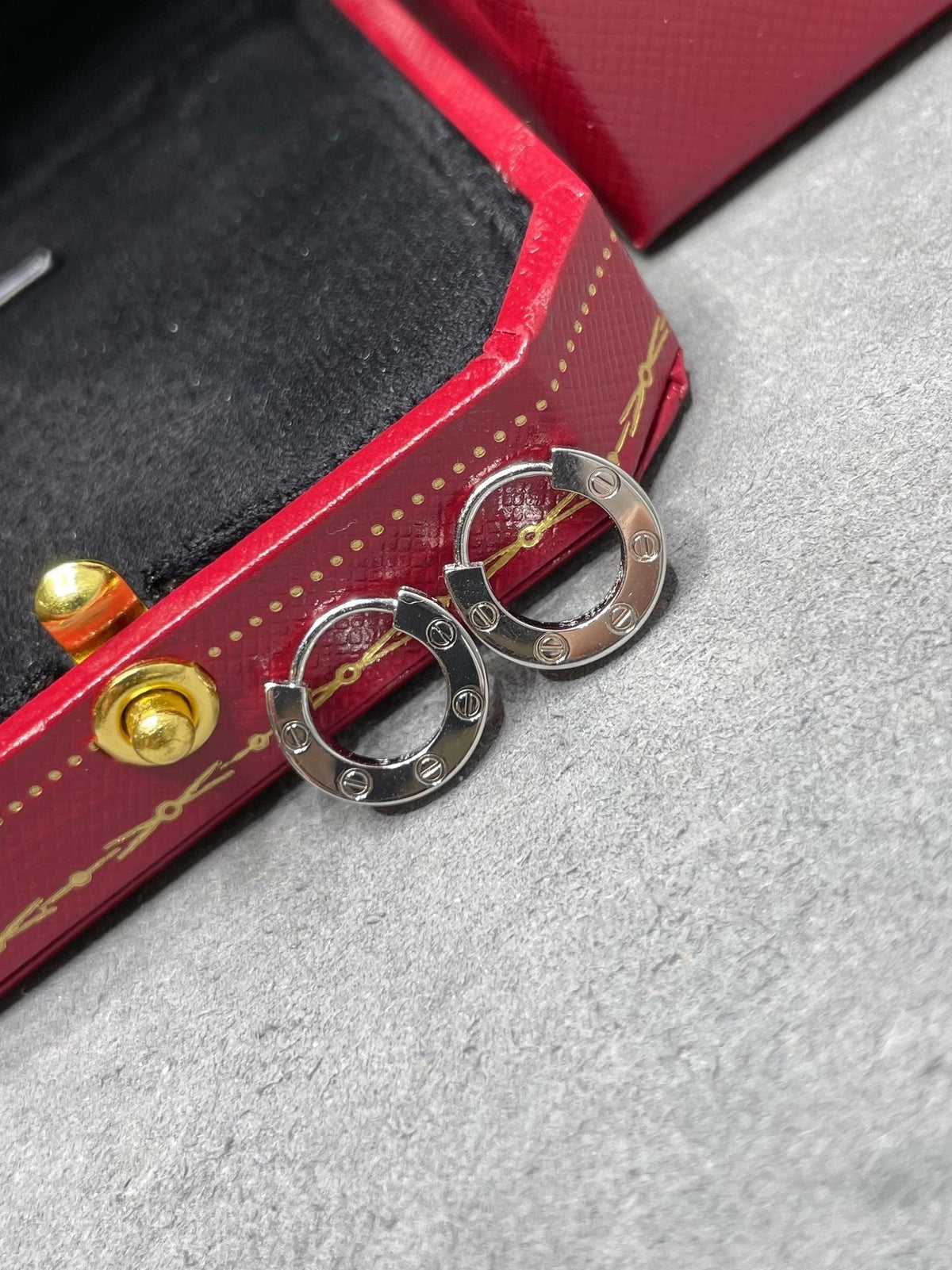 [Elara jewelsry ]LOVE MINI EARRINGS