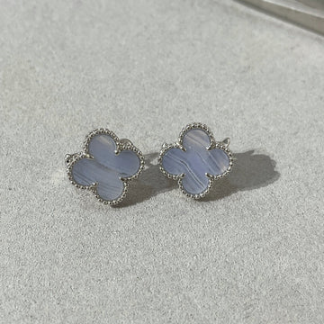 [Elara jewelsry ]CLOVER CHALCEDONY SILVER STUD EARRINGS