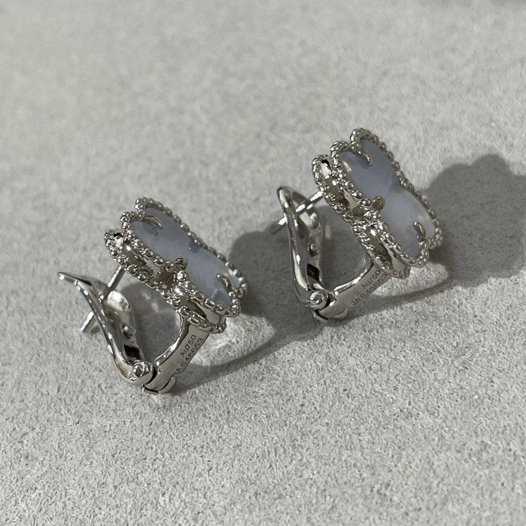[Elara jewelsry ]CLOVER CHALCEDONY SILVER STUD EARRINGS