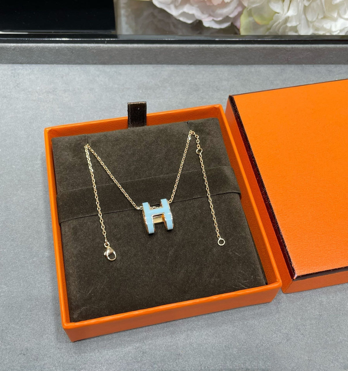 [Elara jewelsry ]POP H SKY BLUE NECKLACE