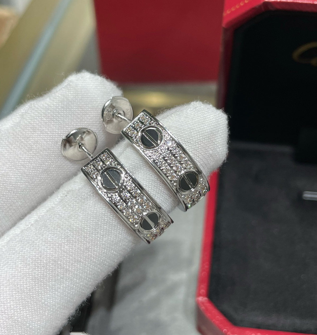 [Elara jewelsry ]LOVE CERAMIC DIAMOND PAVED SILVER EARRINGS