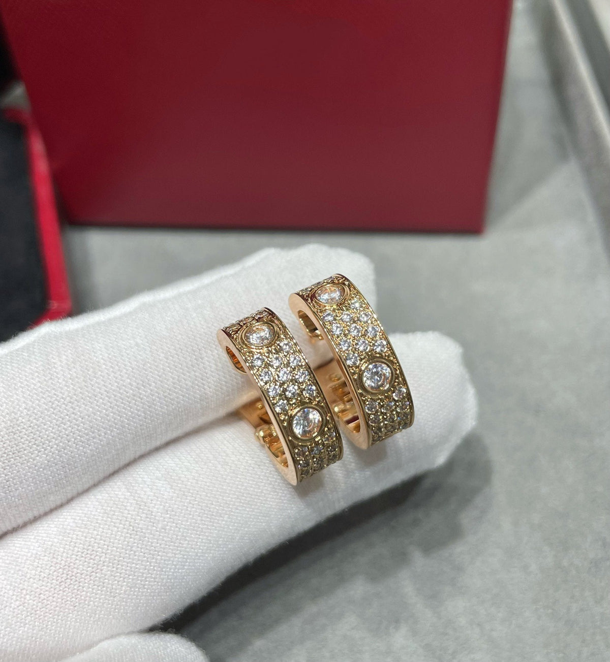 [Elara jewelsry ]LOVE 5.5MM DIAMOND PAVED EARRINGS
