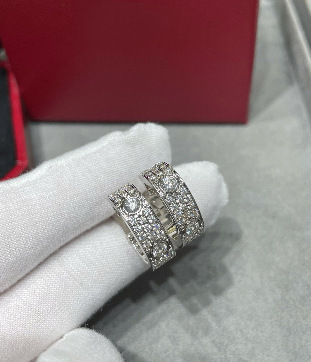 [Elara jewelsry ]LOVE 5.5MM DIAMOND PAVED EARRINGS