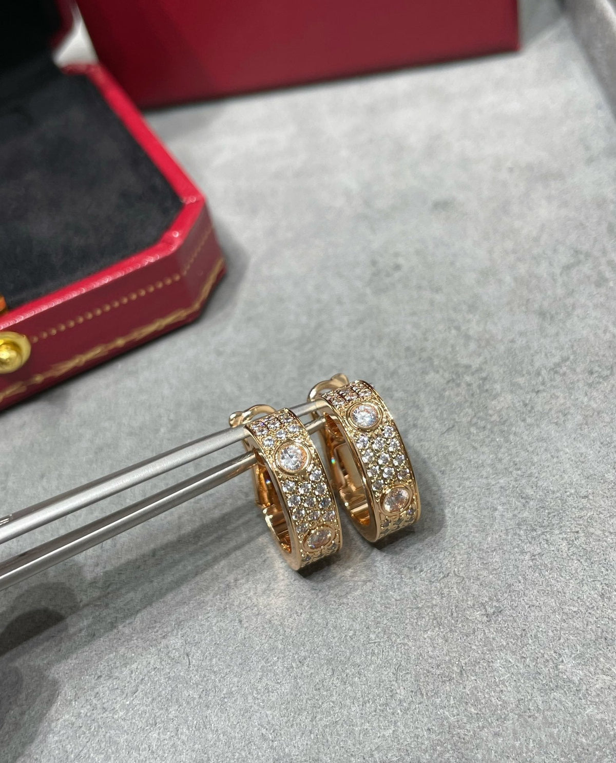 [Elara jewelsry ]LOVE 5.5MM DIAMOND PAVED EARRINGS