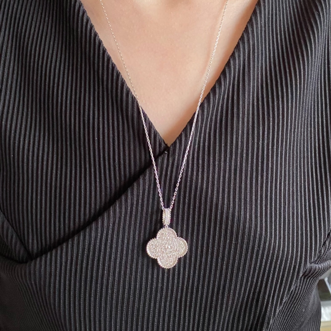 [Elara jewelsry ]CLOVER 25MM LARGE PEDANT DIAMOND PAVED LONG NECKLACE