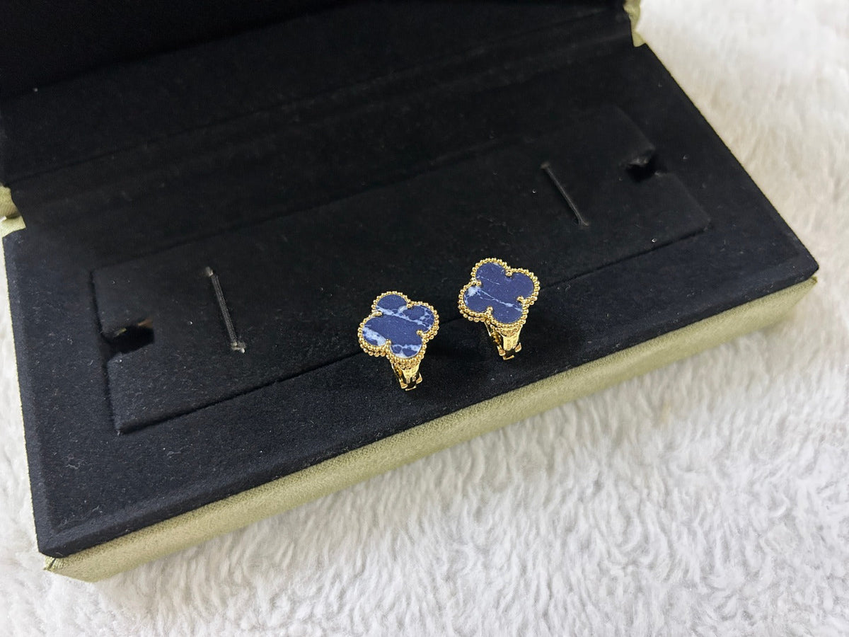 [Elara jewelsry ]CLOVER PIETERSITE MEDIUM STUD EARRINGS