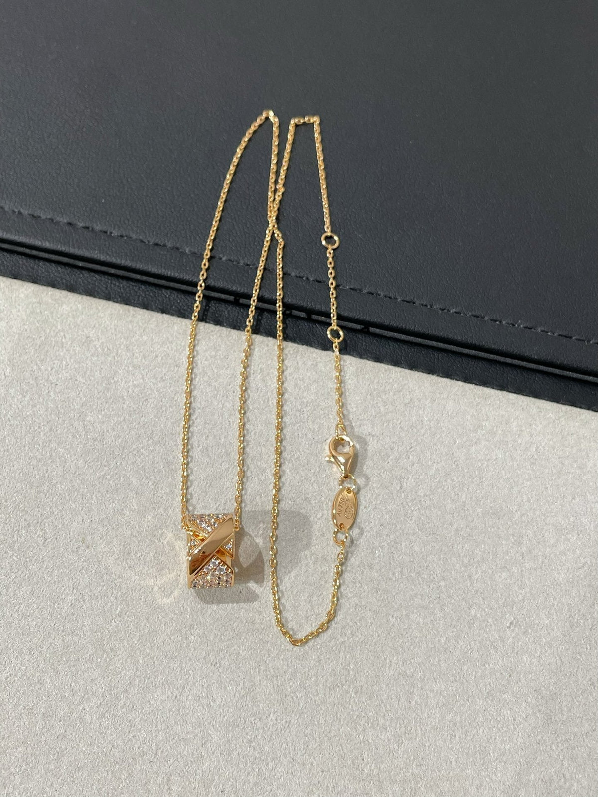 [Elara jewelsry ]LIENS EVIDENCE DIAMOND PAVED NECKLACE