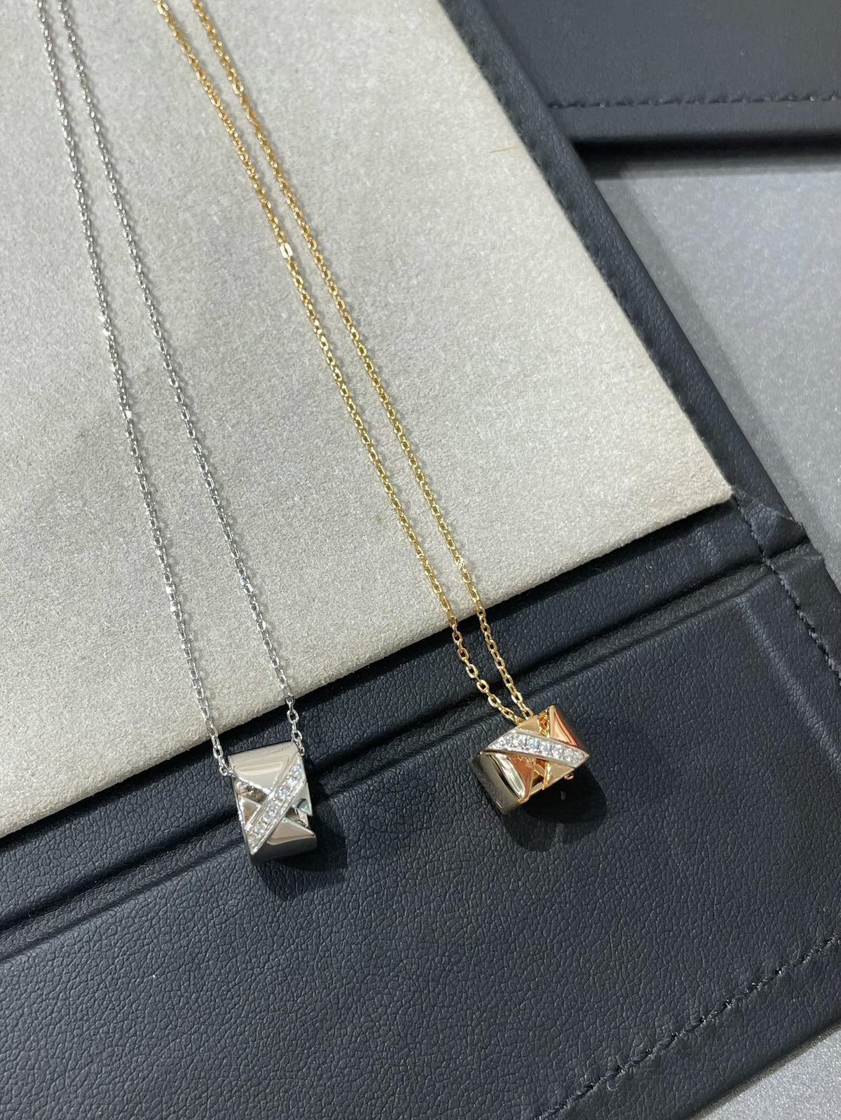 [Elara jewelsry ]LIENS EVIDENCE DIAMOND NECKLACE