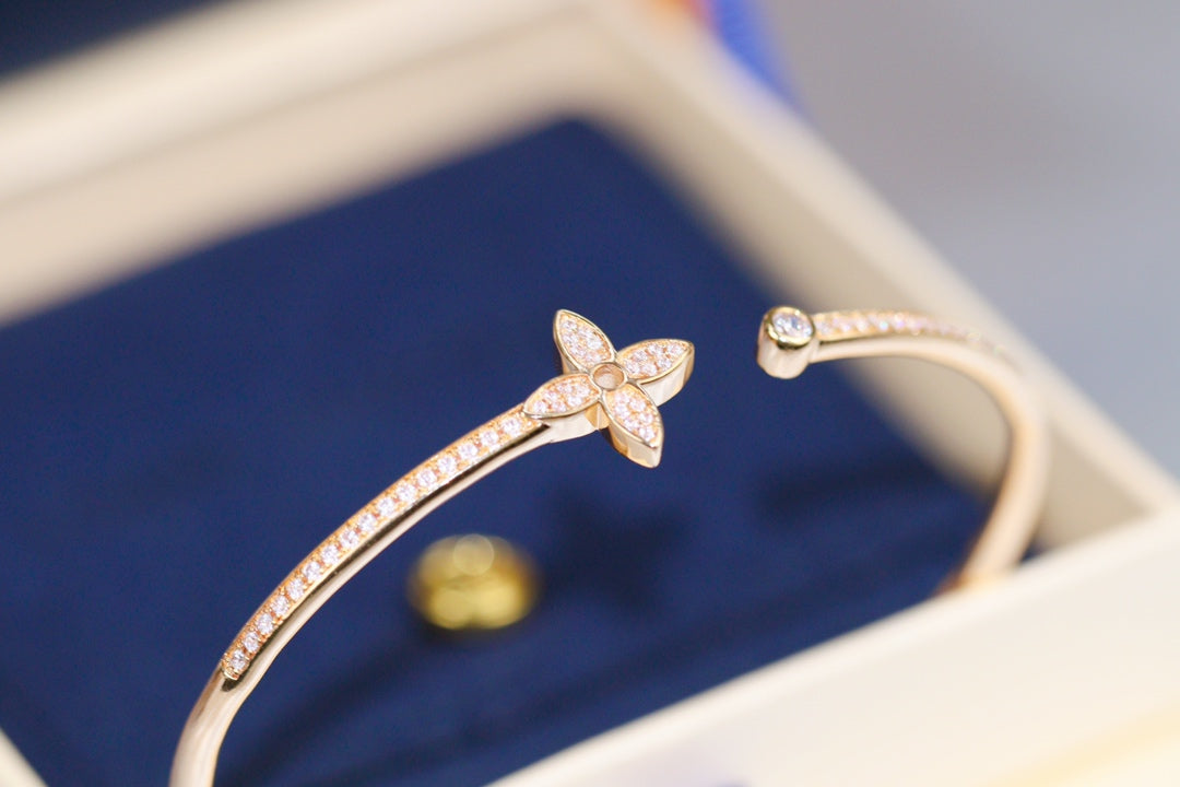 [Elara jewelsry ]IDYLLE PINK GOLD OPEN BRACELET DIAMOND PAVED