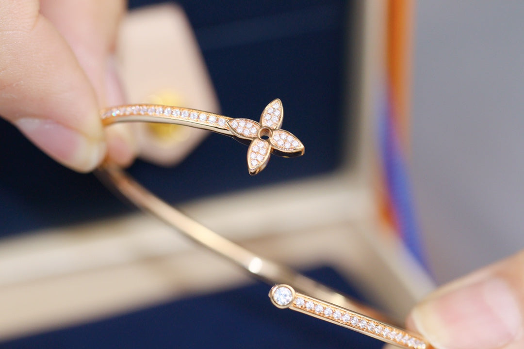 [Elara jewelsry ]IDYLLE PINK GOLD OPEN BRACELET DIAMOND PAVED