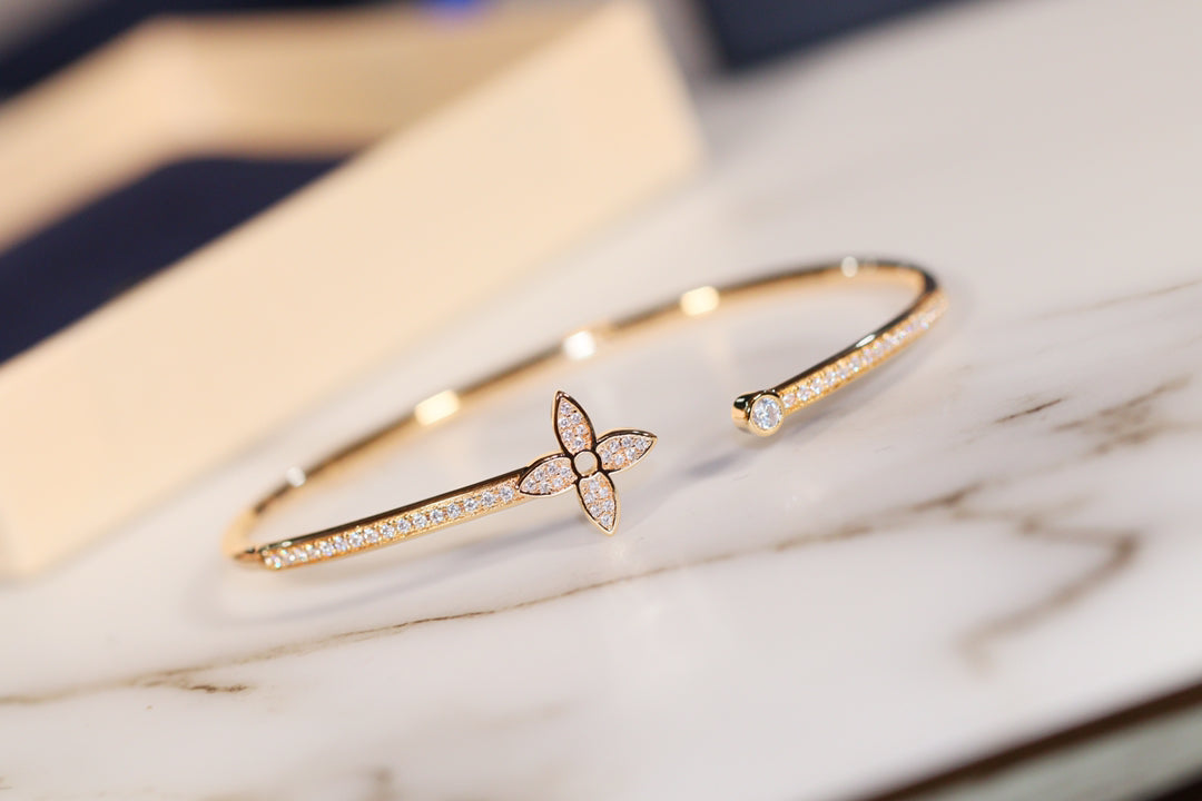 [Elara jewelsry ]IDYLLE GOLD OPEN BRACELET DIAMOND PAVED