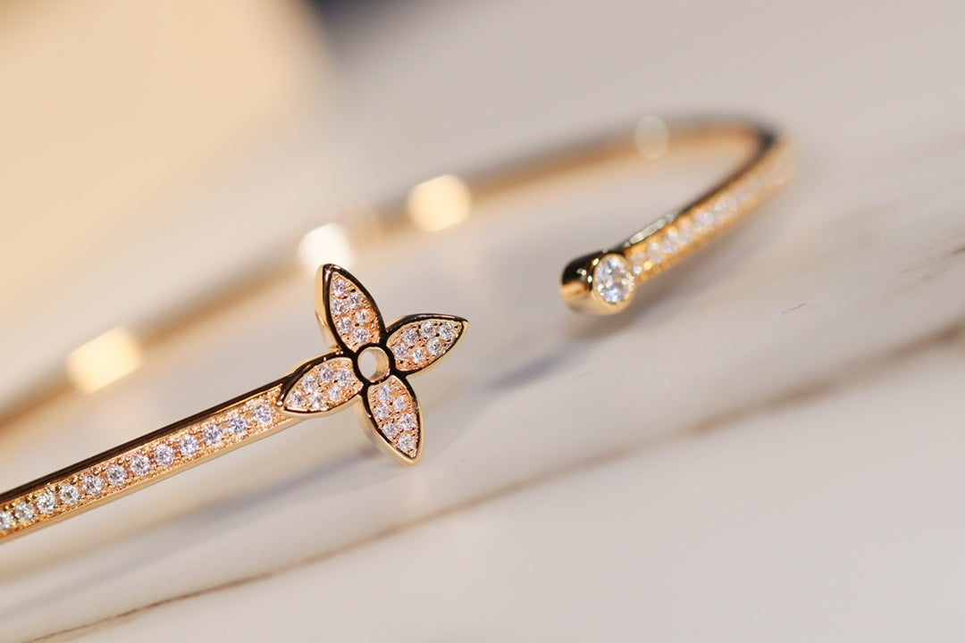 [Elara jewelsry ]IDYLLE GOLD OPEN BRACELET DIAMOND PAVED