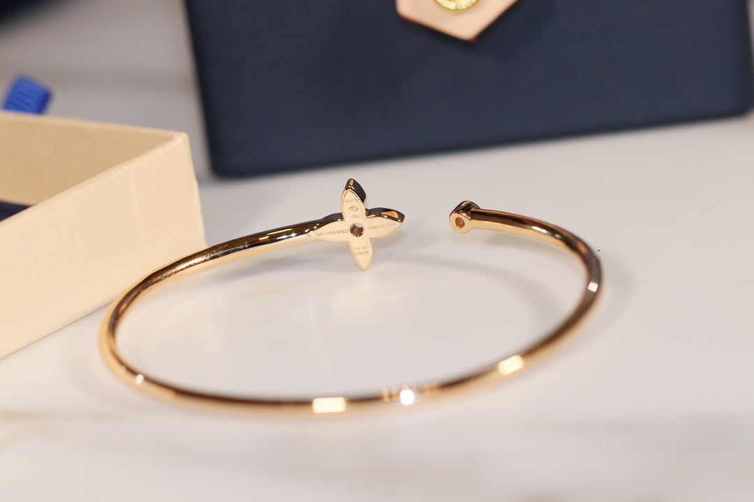 [Elara jewelsry ]IDYLLE GOLD OPEN BRACELET DIAMOND PAVED
