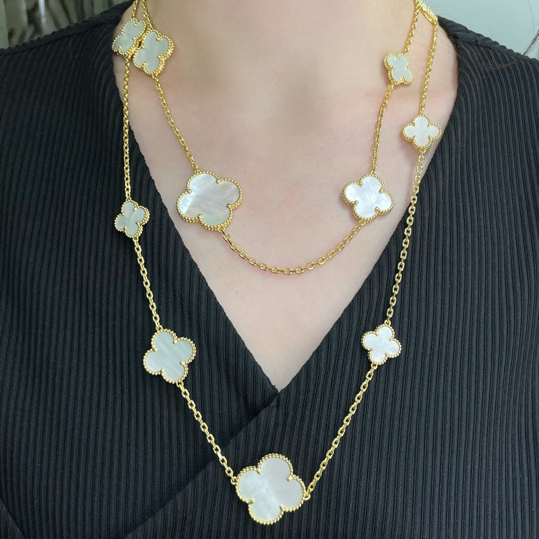 [Elara jewelsry ]CLOVER 16 MOTIF WHITE MOP GOLD NECKLACE
