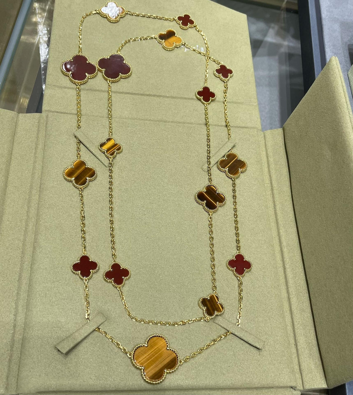 [Elara jewelsry ]CLOVER 16 MOTIF CARNELIAN TIGER EYE ROSE GOLD NECKLACE