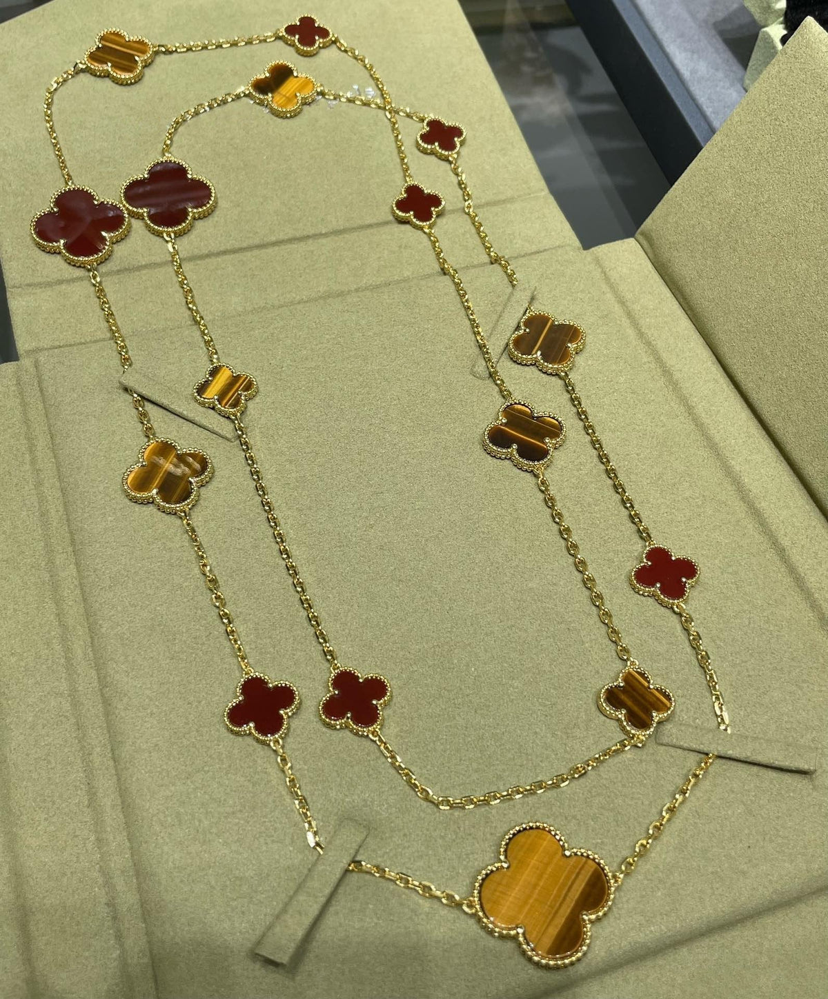 [Elara jewelsry ]CLOVER 16 MOTIF CARNELIAN TIGER EYE ROSE GOLD NECKLACE