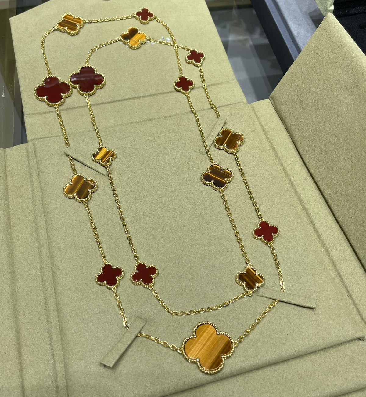 [Elara jewelsry ]CLOVER 16 MOTIF CARNELIAN TIGER EYE ROSE GOLD NECKLACE