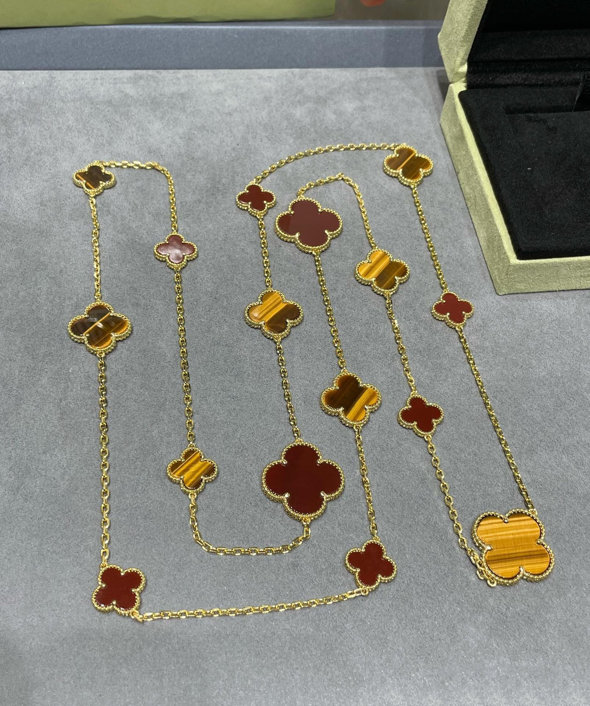[Elara jewelsry ]CLOVER 16 MOTIF CARNELIAN TIGER EYE ROSE GOLD NECKLACE