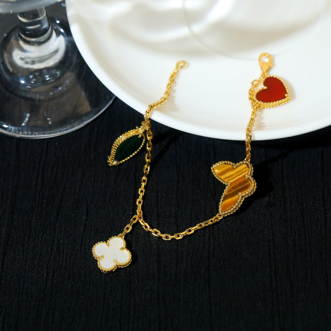 [Elara jewelsry ]LUCKY SPRING 5 MOTIF GOLD BRACELET