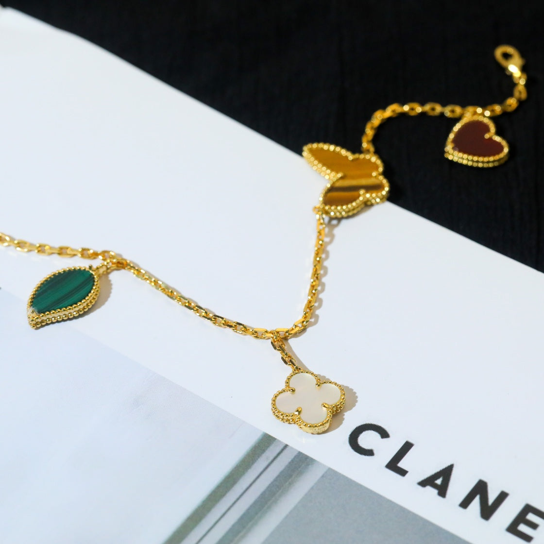 [Elara jewelsry ]LUCKY SPRING 5 MOTIF GOLD BRACELET