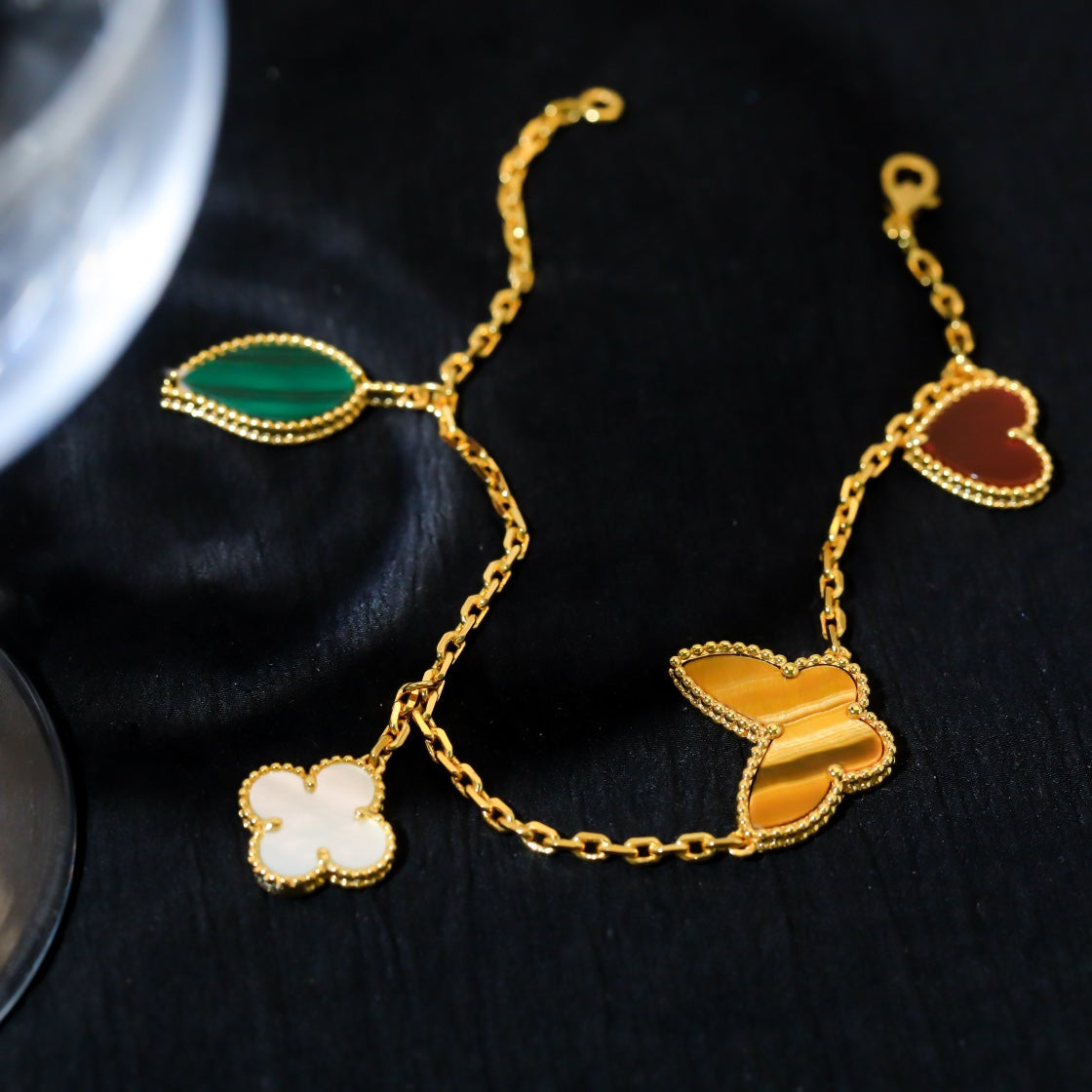 [Elara jewelsry ]LUCKY SPRING 5 MOTIF GOLD BRACELET