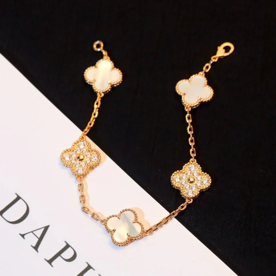 [Elara jewelsry ]CLOVER WHITE PEARL MOP 5 MOTIF BRACELET COLLECTION