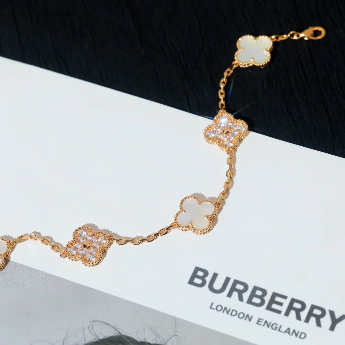 [Elara jewelsry ]CLOVER WHITE PEARL MOP 5 MOTIF BRACELET COLLECTION