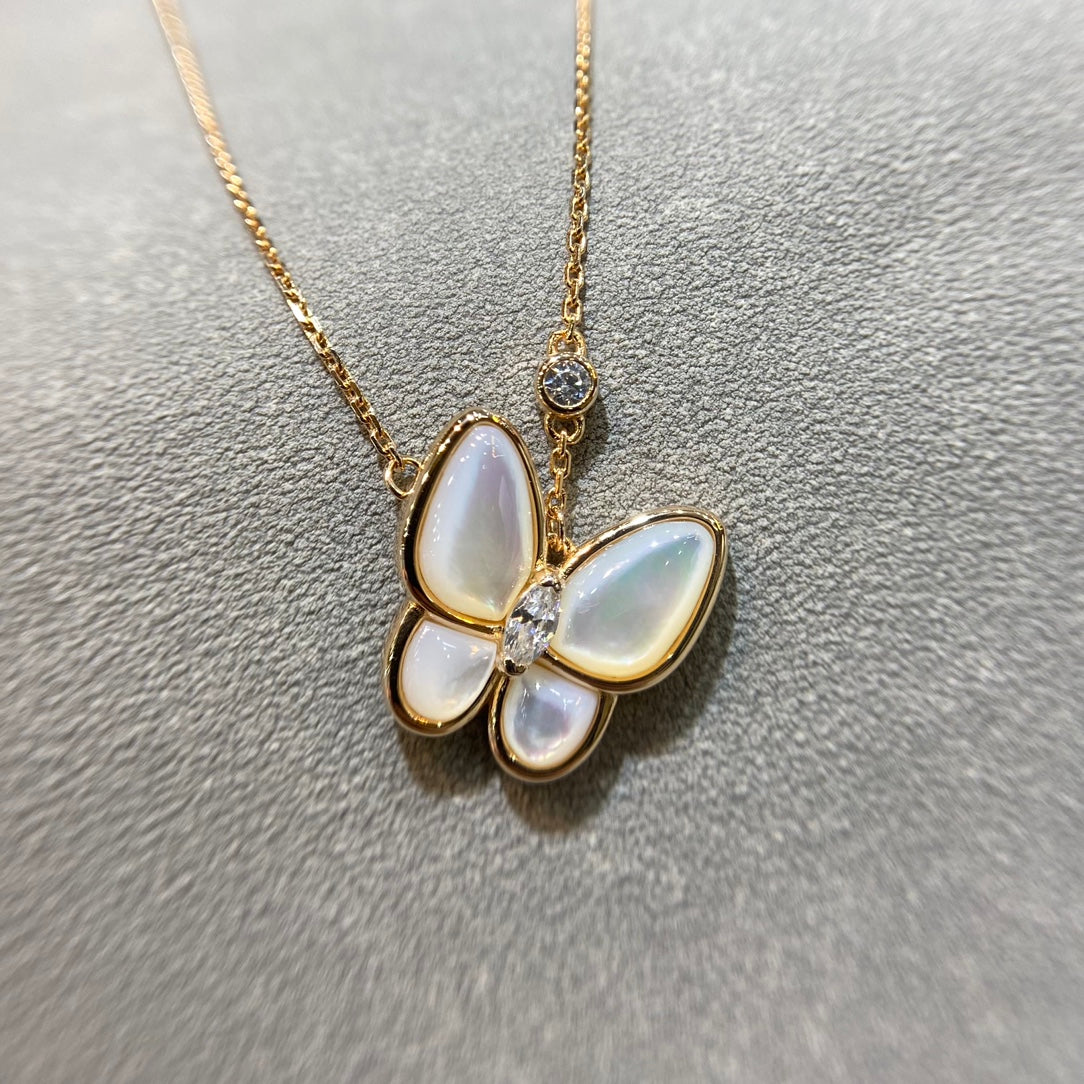 [Elara jewelsry ]BUTTERFLY MOP DIAMOND NECKLACE