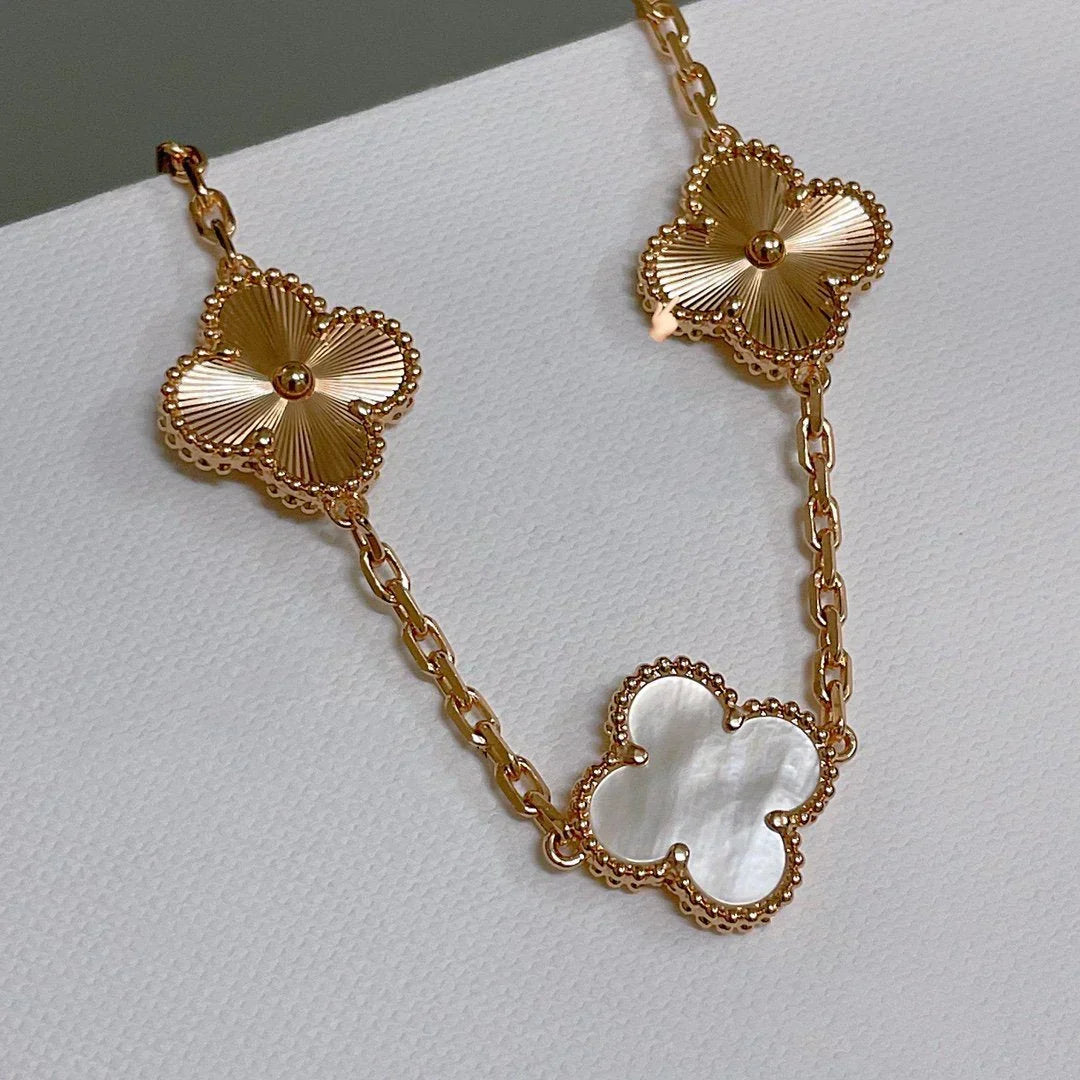 [Elara jewelsry ]CLOVER WHITE PEARL MOP 5 MOTIF BRACELET COLLECTION