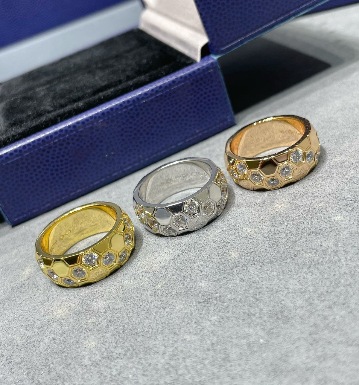 [Elara jewelsry ]BEE LOVE DIAMOND LARGE RING