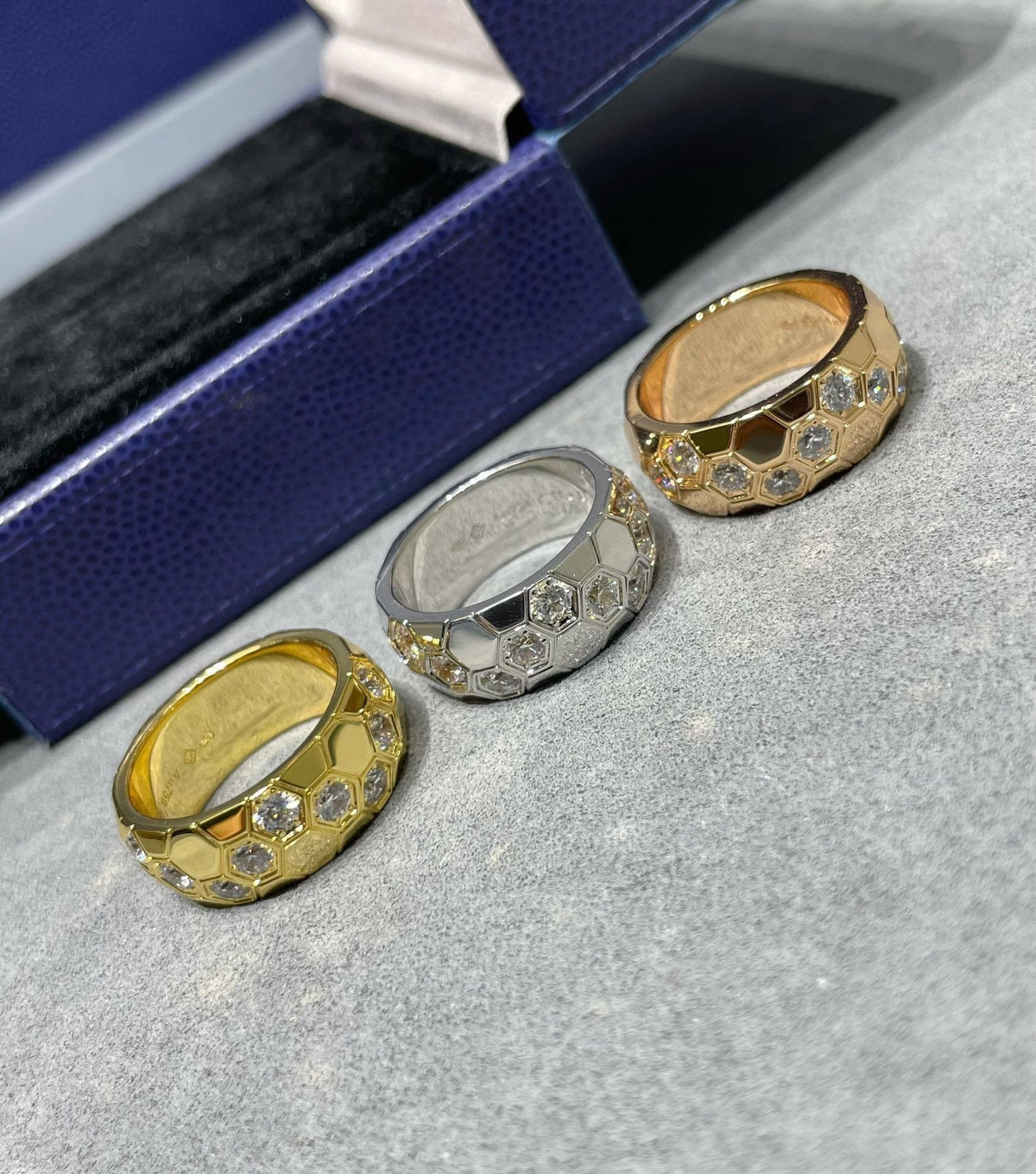 [Elara jewelsry ]BEE LOVE DIAMOND LARGE RING