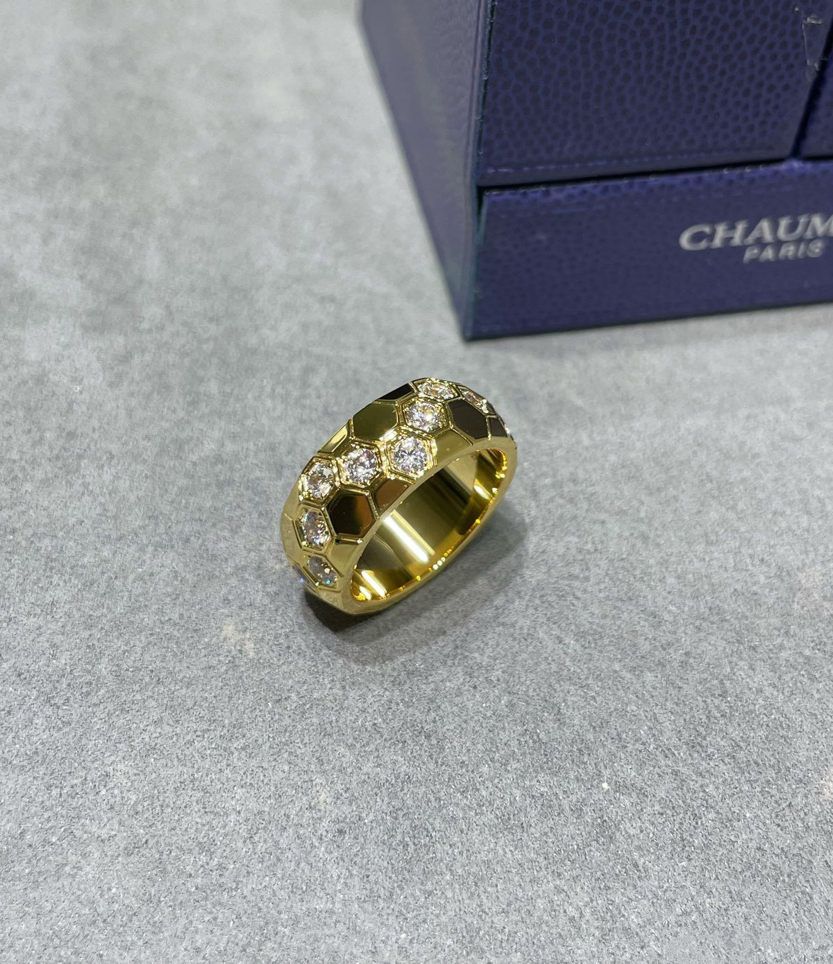 [Elara jewelsry ]BEE LOVE DIAMOND LARGE RING