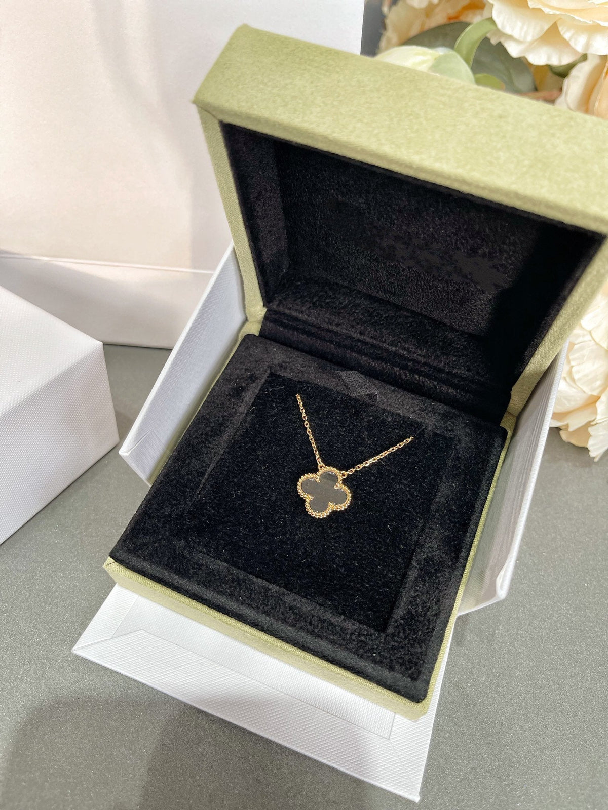 [Elara jewelsry ]CLOVER ROCK CRYSTAL ROSE GOLD NECKLACE