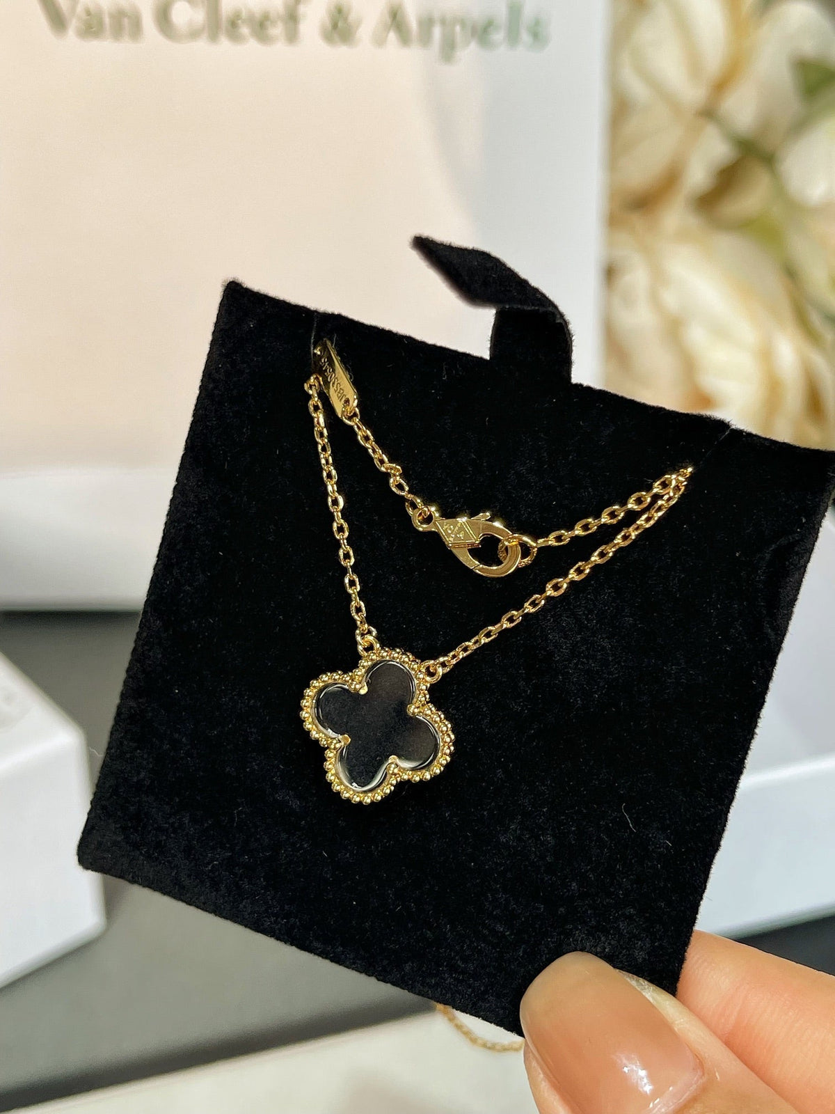 [Elara jewelsry ]CLOVER ROCK CRYSTAL ROSE GOLD NECKLACE
