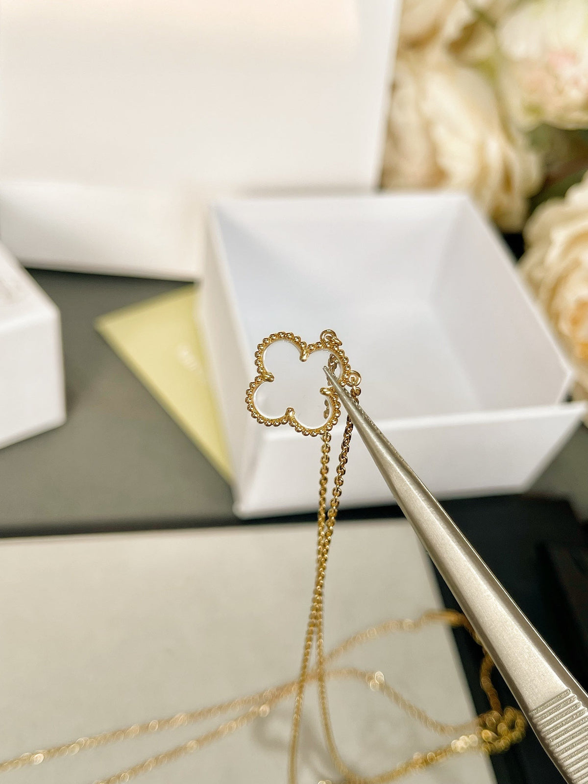 [Elara jewelsry ]CLOVER ROCK CRYSTAL ROSE GOLD NECKLACE