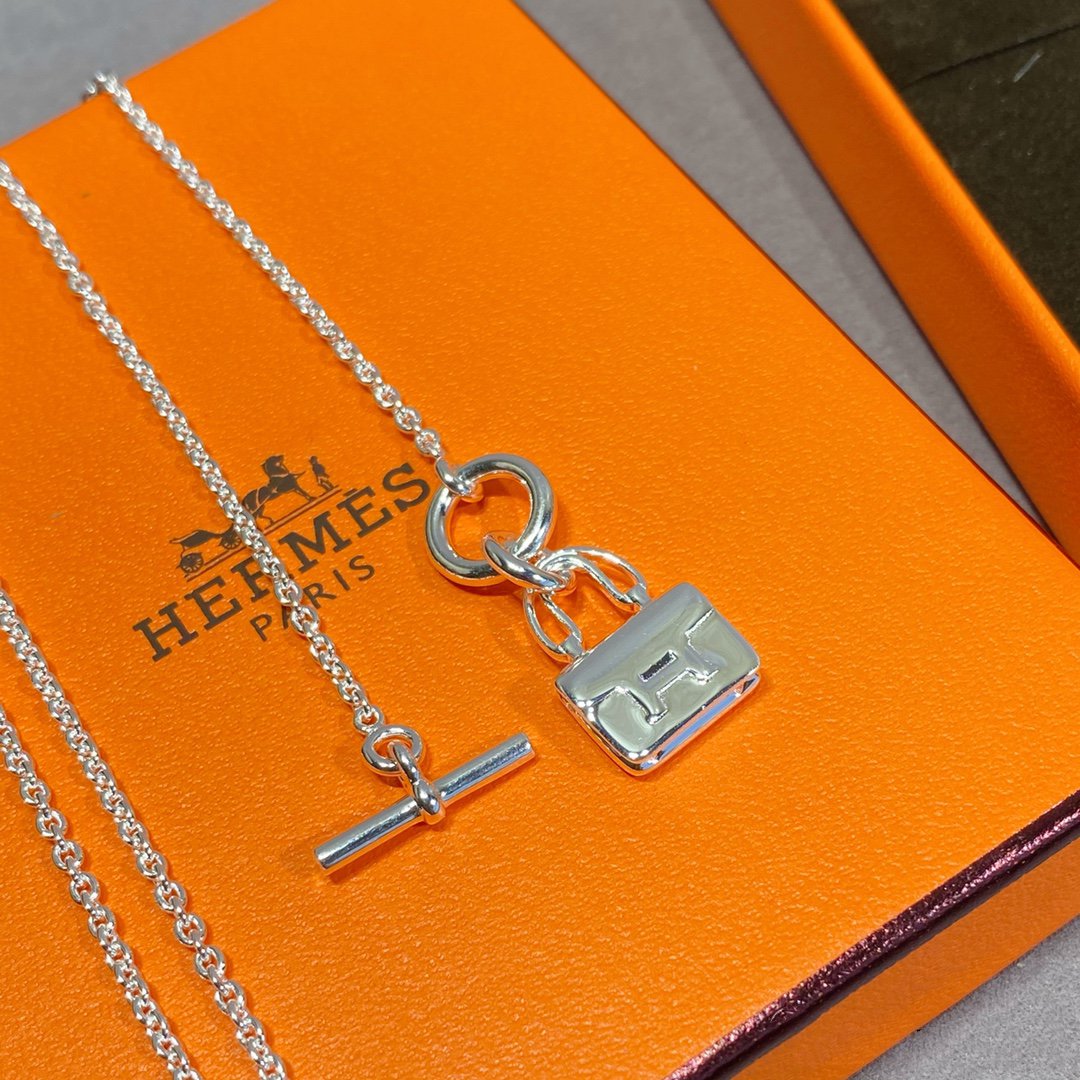 [Elara jewelsry ]CONSTANCE PEDANT SILVER NECKLACE