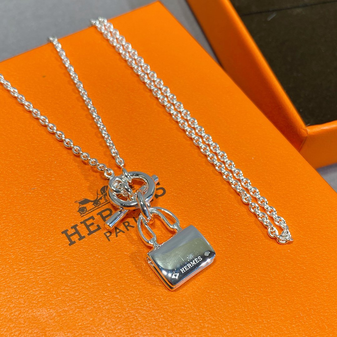 [Elara jewelsry ]CONSTANCE PEDANT SILVER NECKLACE