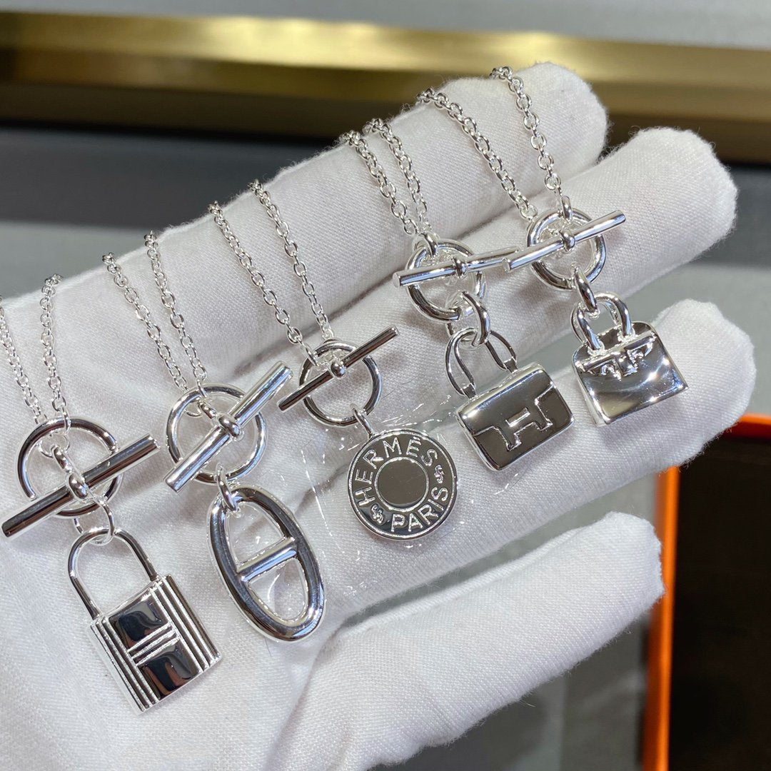[Elara jewelsry ]CONSTANCE PEDANT SILVER NECKLACE