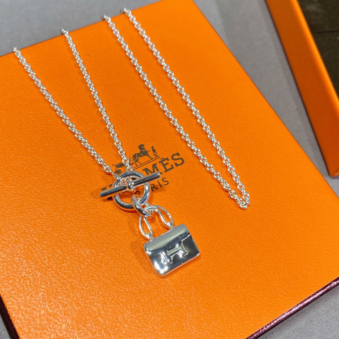 [Elara jewelsry ]CONSTANCE PEDANT SILVER NECKLACE